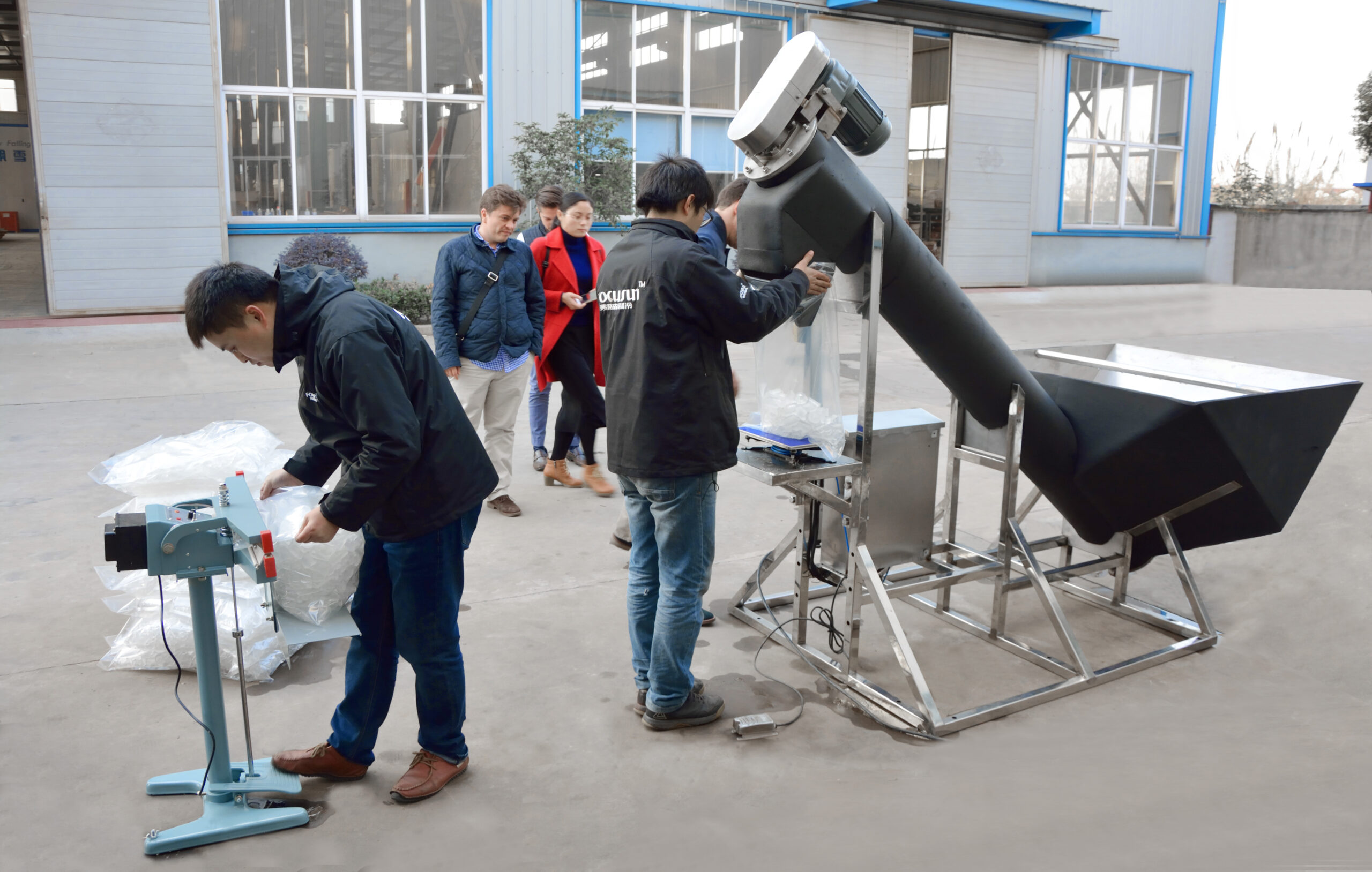 Semi-automatic ice packaging machine designed for flexible and cost-effective ice packing operations