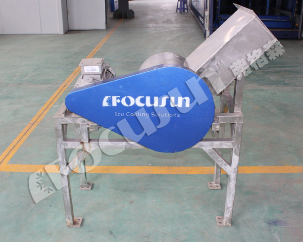 Focusun ice crusher designed for high-efficiency crushing, producing uniform ice for food processing and seafood preservation